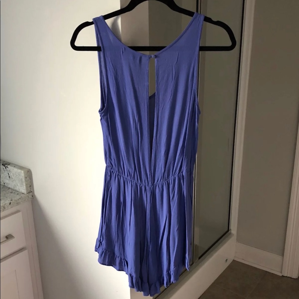 Keyhole Back Rhomper! - Picture 2 of 4